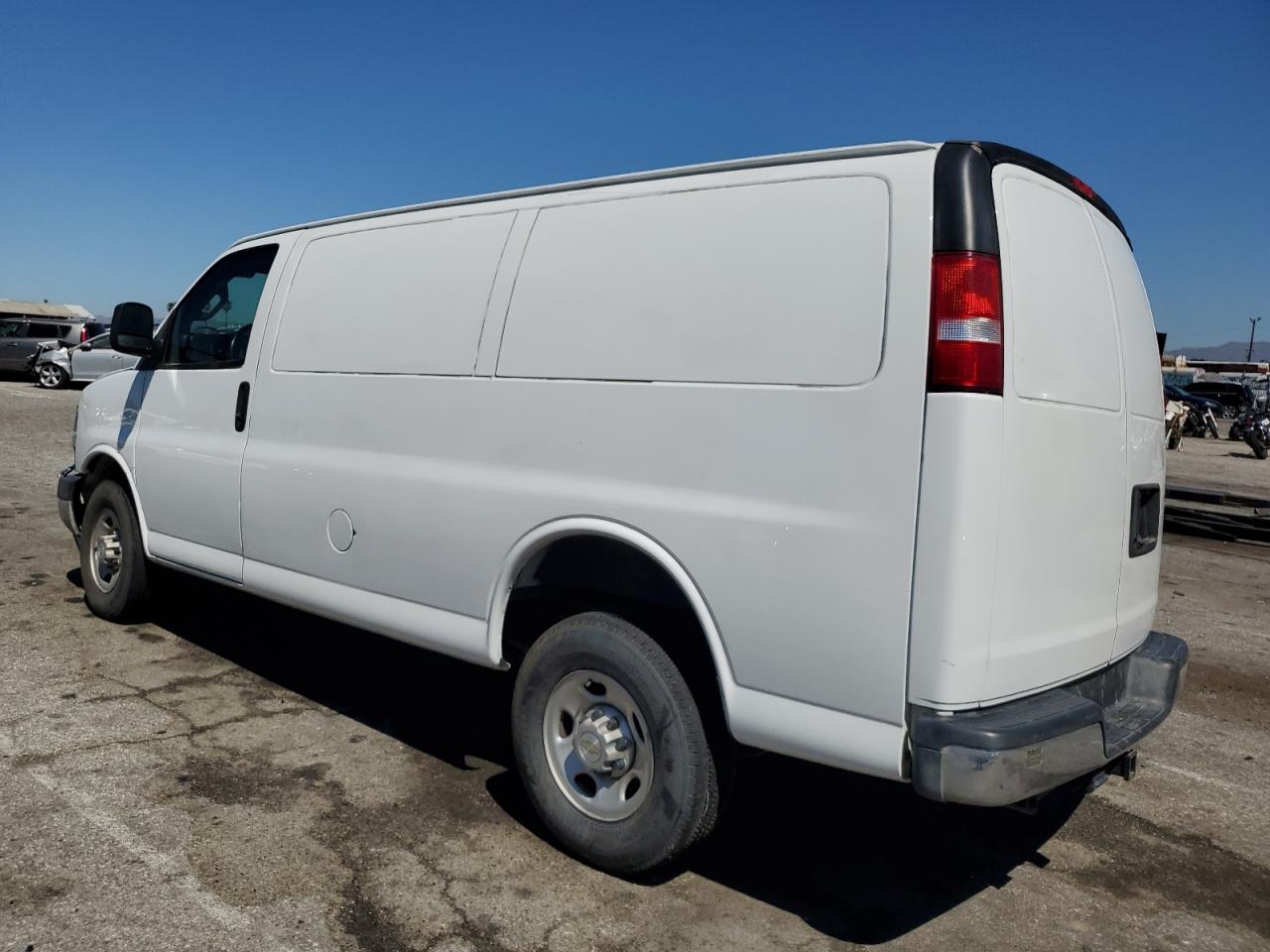 1GCWGAF75N1182652 2022 Chevrolet Express G2500