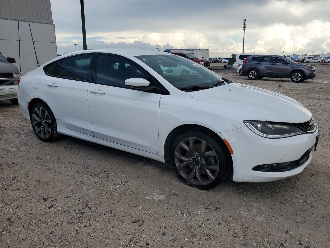 2015 Chrysler 200 S VIN: 1C3CCCDGXFN615815 Lot: 68166794