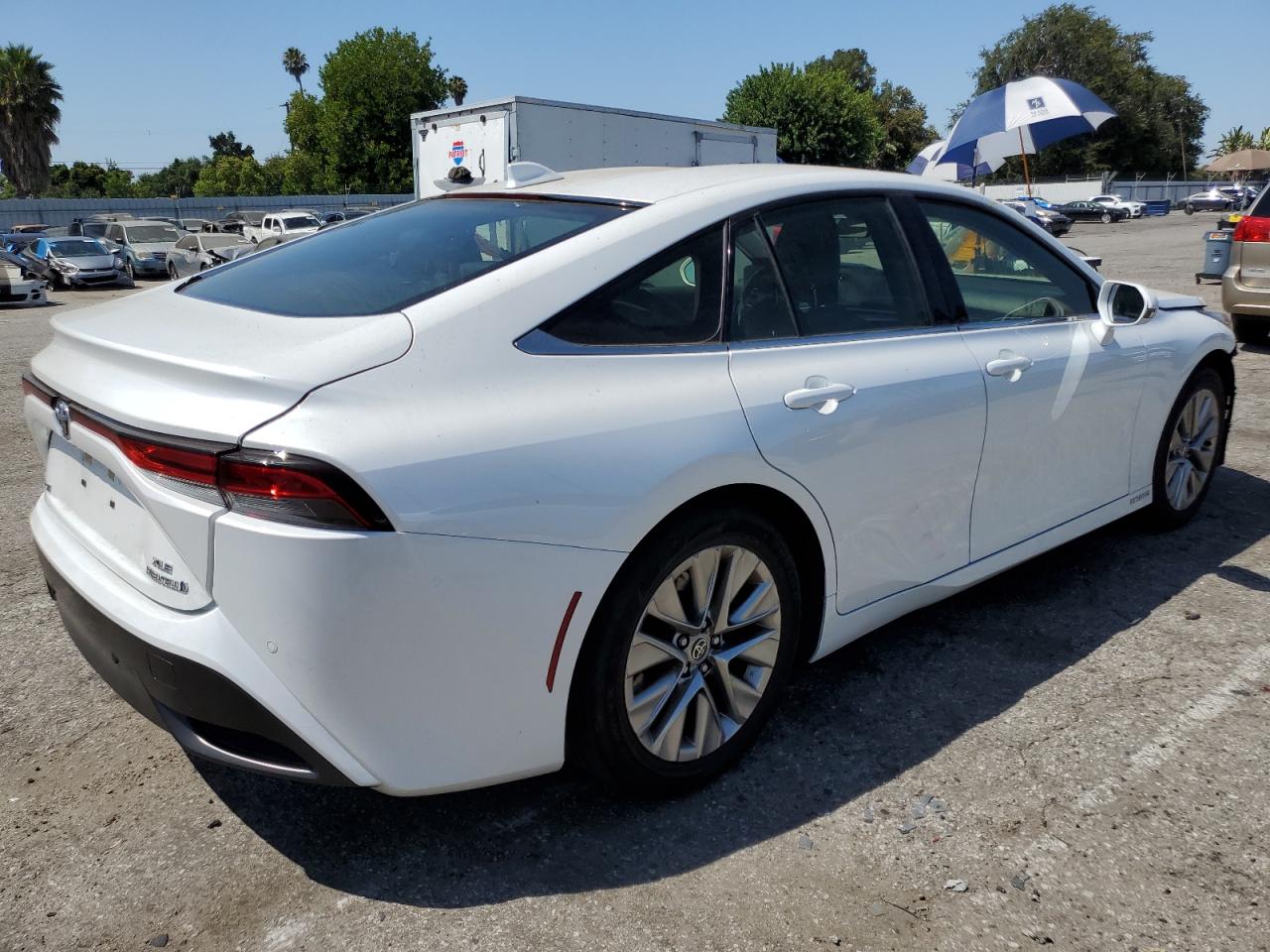 JTDAAAAA6NA005817 2022 Toyota Mirai Le