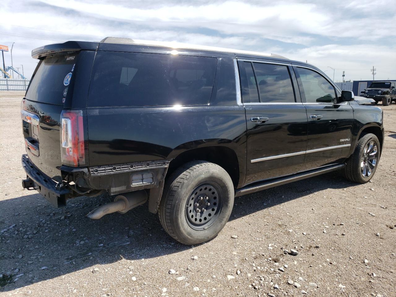 2018 GMC Yukon Xl Denali VIN: 1GKS2HKJ8JR358438 Lot: 69838364