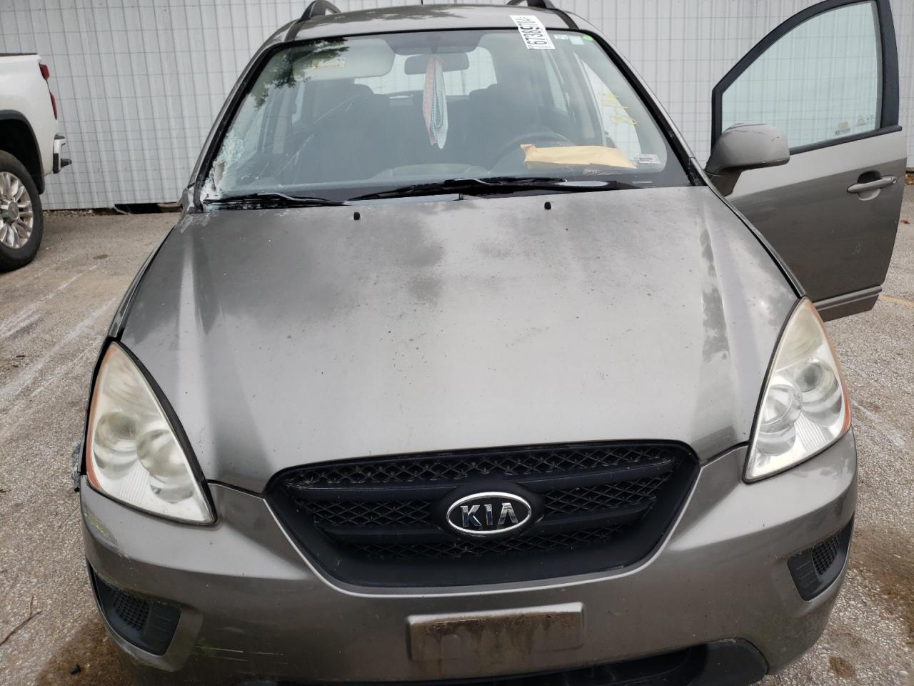 KNAFG528X97235576 2009 Kia Rondo Base