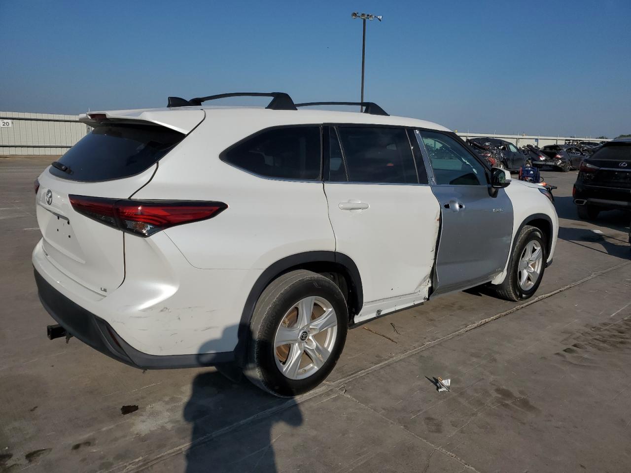 5TDZZRAH9NS539744 2022 Toyota Highlander L