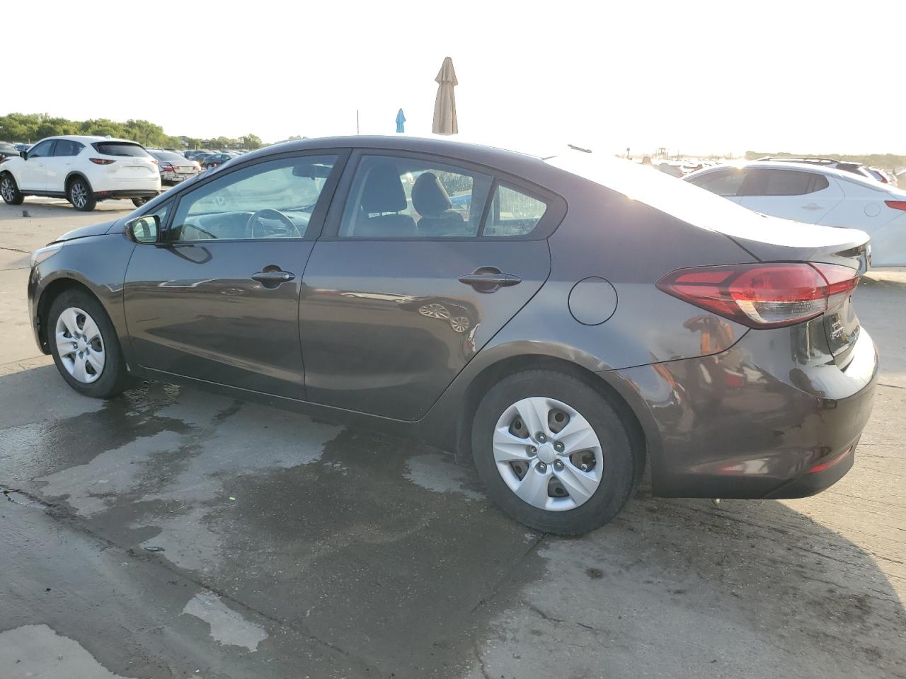 3KPFK4A78HE158256 2017 Kia Forte Lx