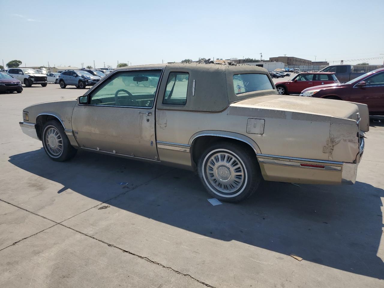 1992 Cadillac Deville VIN: 1G6CD13B6N4266887 Lot: 68456684