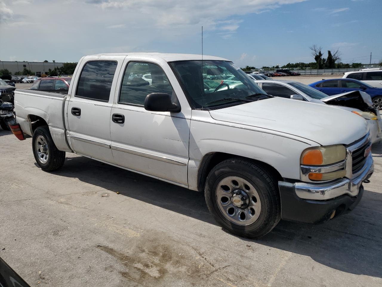 2GTEC13T051193612 2005 GMC New Sierra C1500