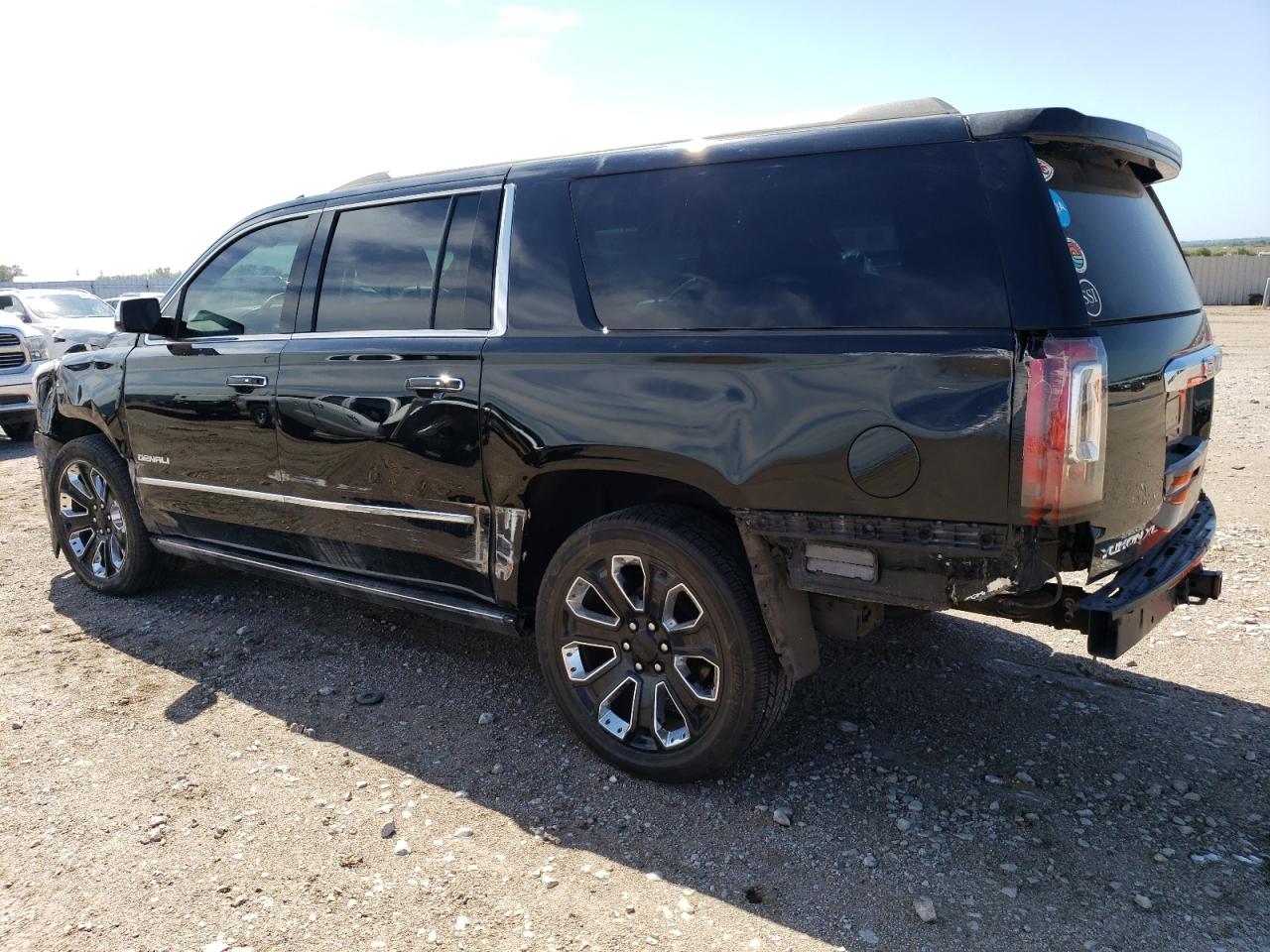 2018 GMC Yukon Xl Denali VIN: 1GKS2HKJ8JR358438 Lot: 69838364