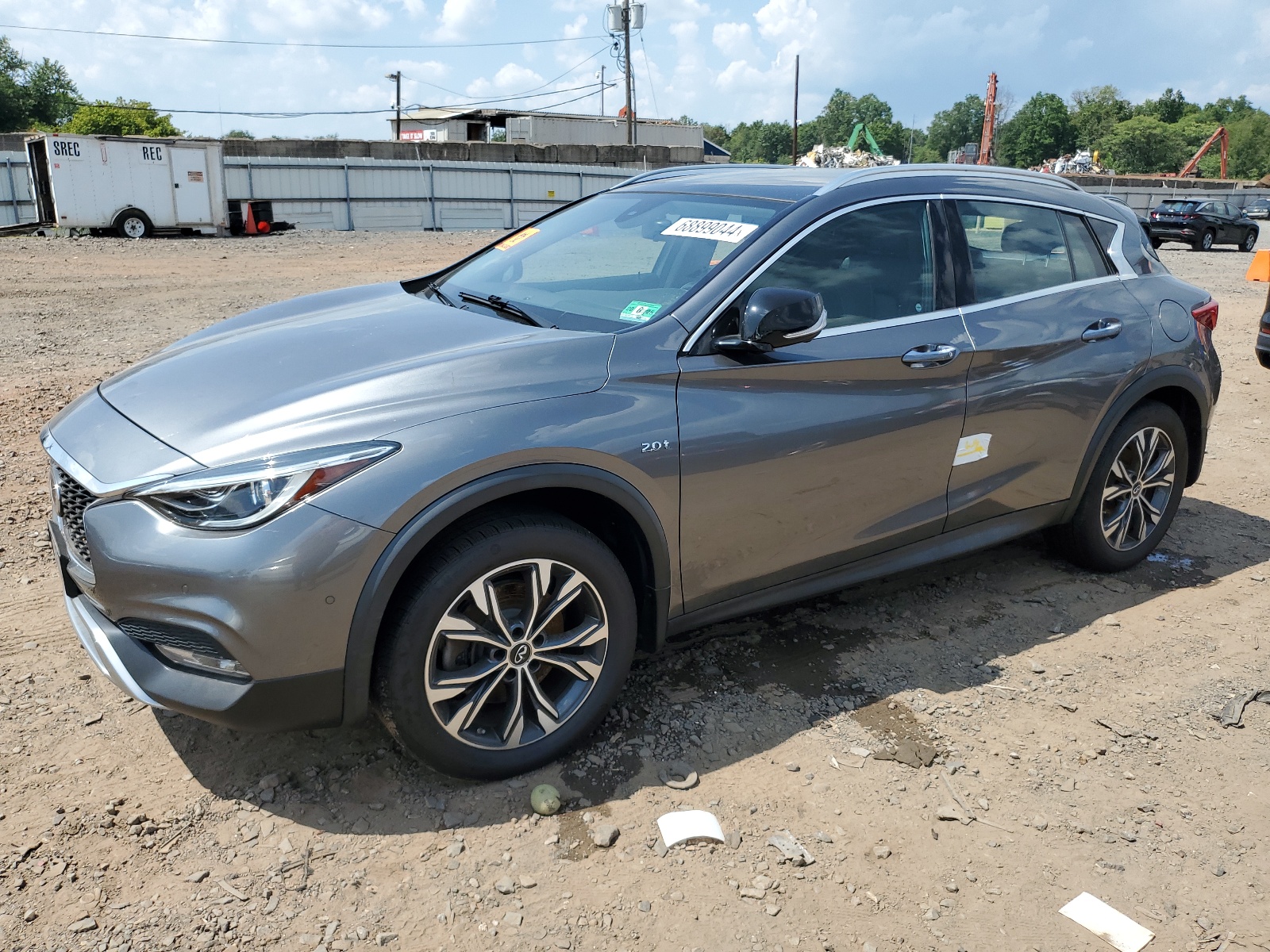 SJKCH5CR8JA002133 2018 Infiniti Qx30 Pure