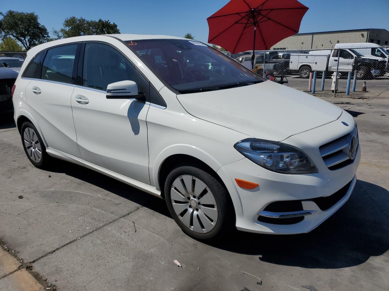 2017 Mercedes-Benz B 250E VIN: WDDVP9ABXHJ015560 Lot: 69035934