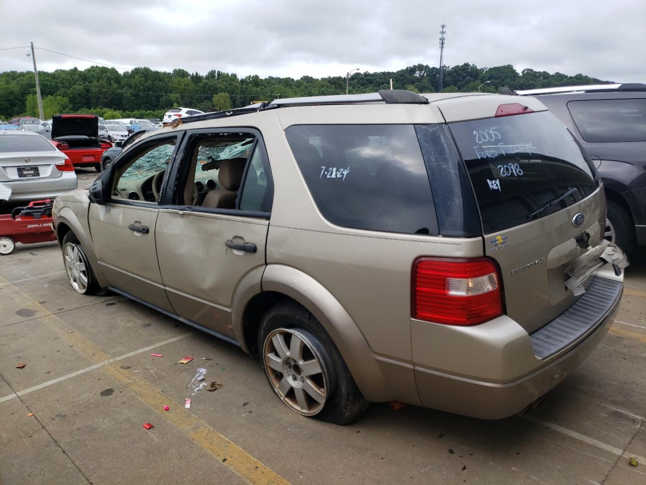 2005 Ford Freestyle Se VIN: 1FMZK01115GA72098 Lot: 74442944