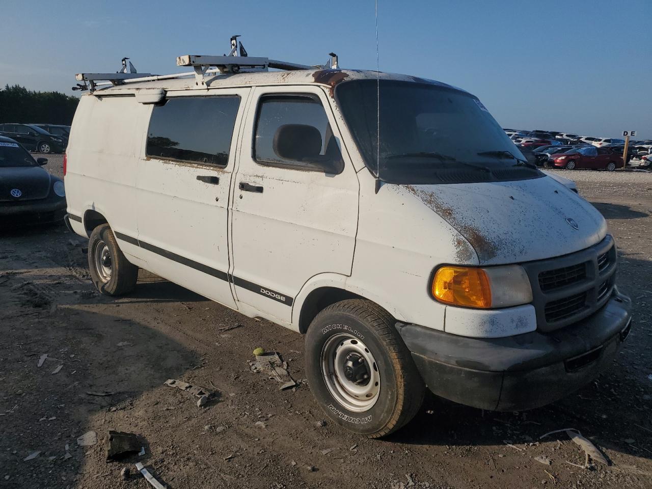 2B7HB11Y8YK142503 2000 Dodge Ram Van B1500