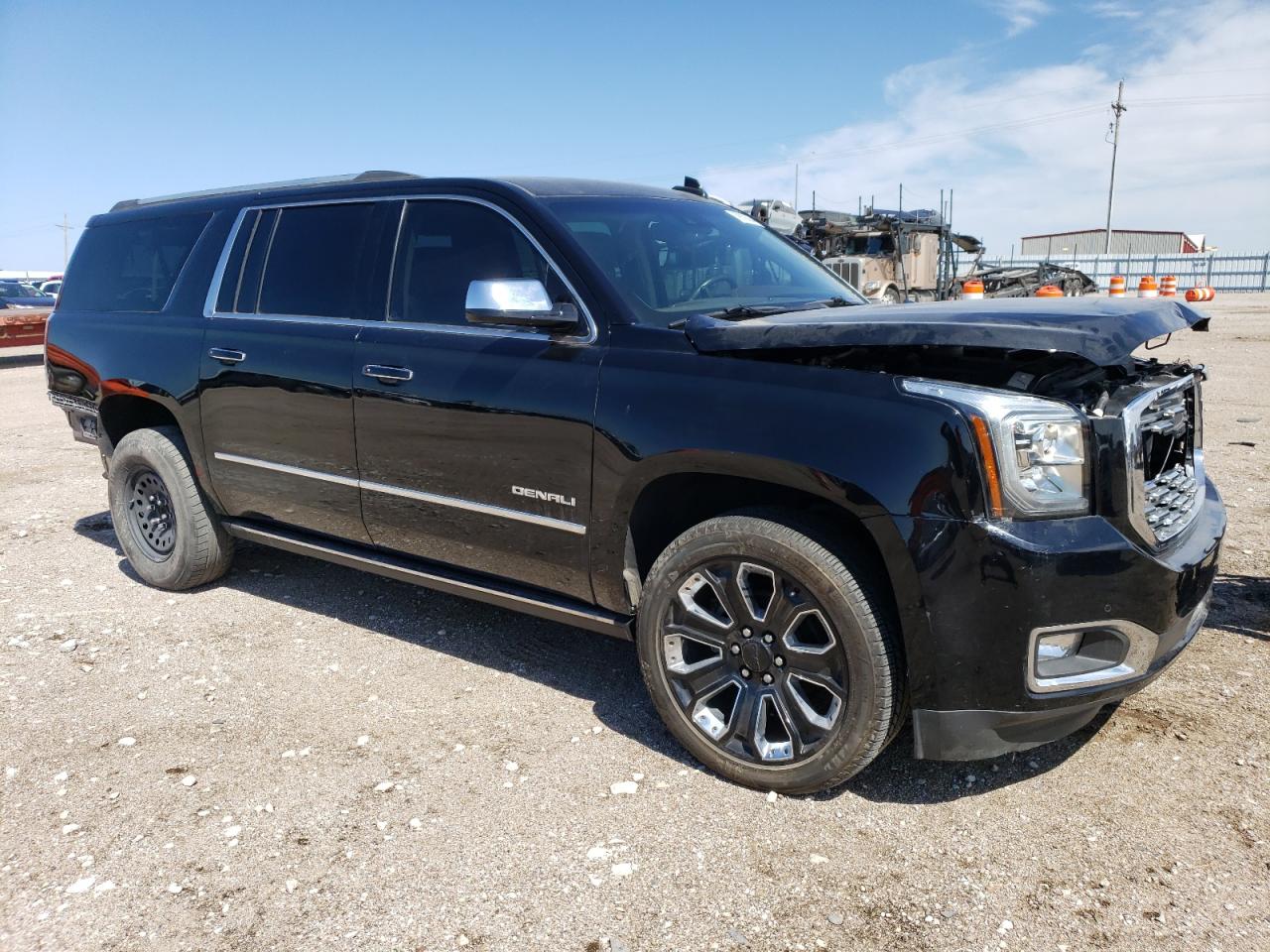 2018 GMC Yukon Xl Denali VIN: 1GKS2HKJ8JR358438 Lot: 69838364