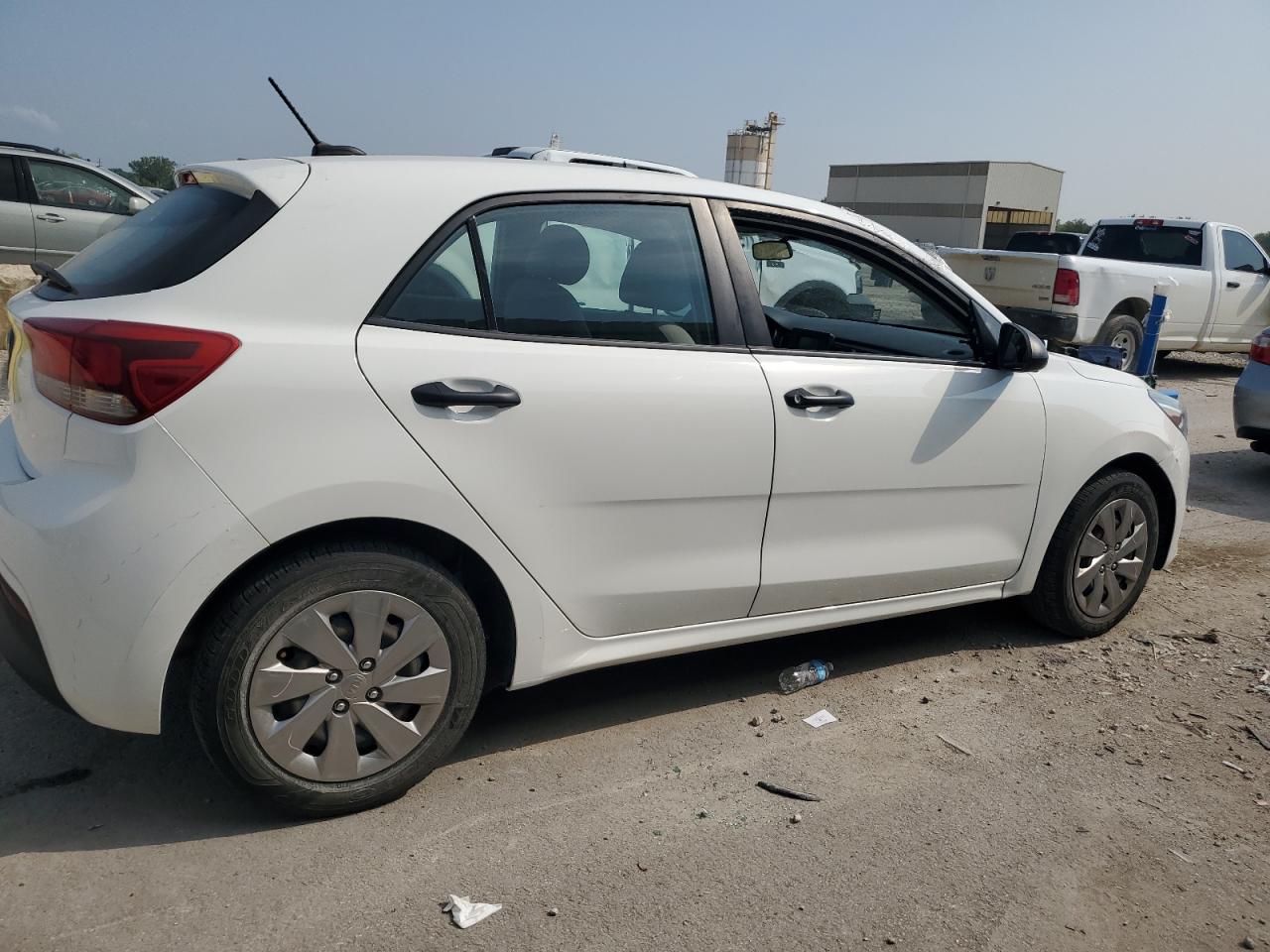 3KPA25AB2JE062858 2018 Kia Rio Lx