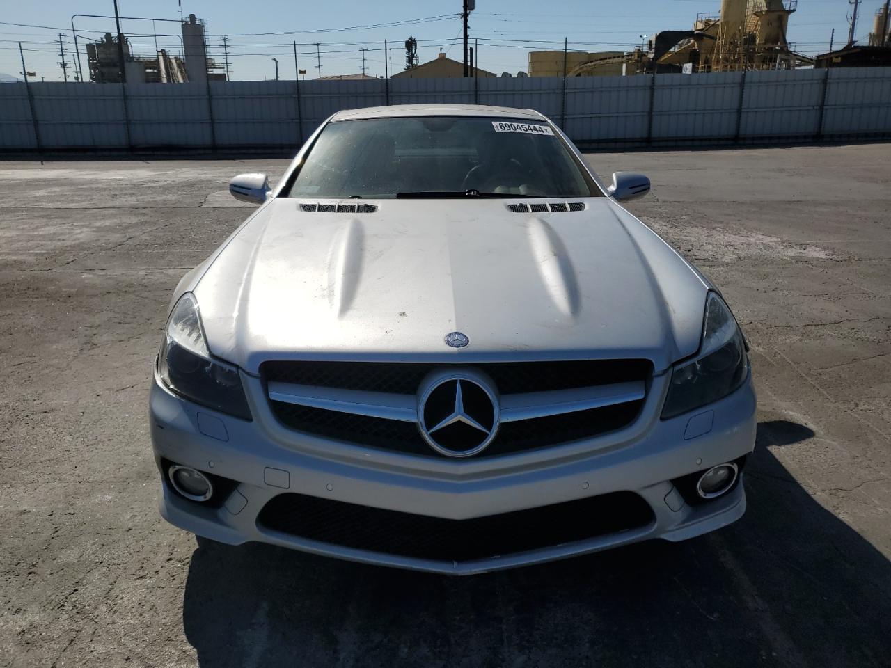 2009 Mercedes-Benz Sl 550 VIN: WDBSK71F09F143733 Lot: 69045444