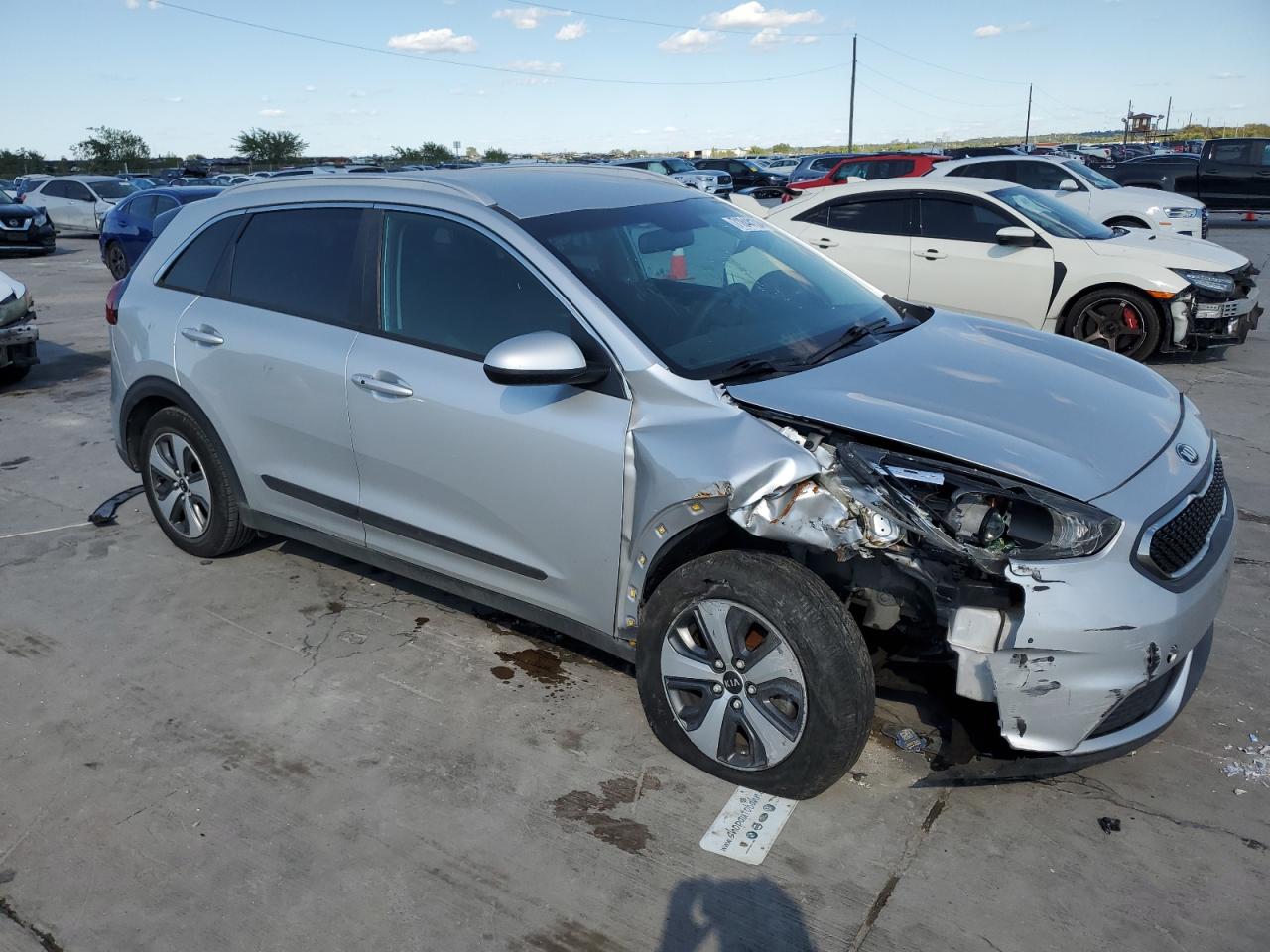 KNDCB3LC5J5170082 2018 Kia Niro Fe