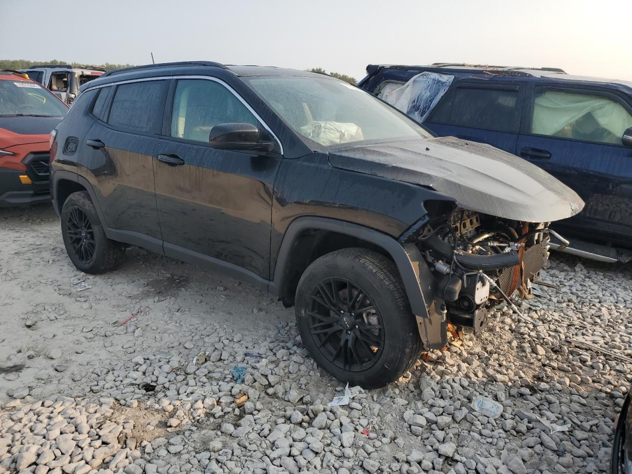 2018 Jeep Compass Latitude VIN: 3C4NJDBB7JT350450 Lot: 70725444