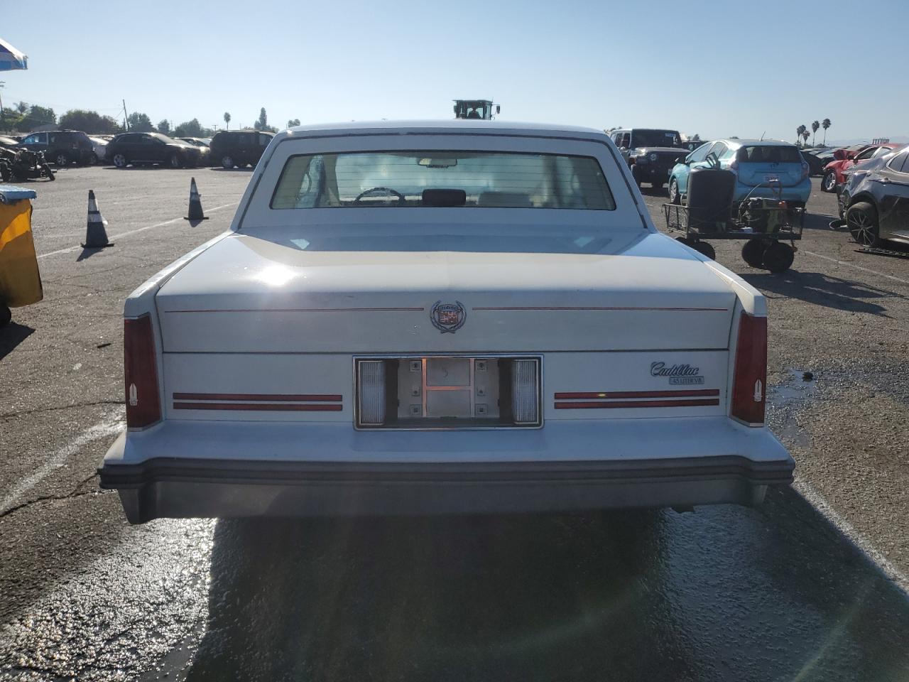 1988 Cadillac Deville VIN: 1G6CD1151J4312164 Lot: 73018754