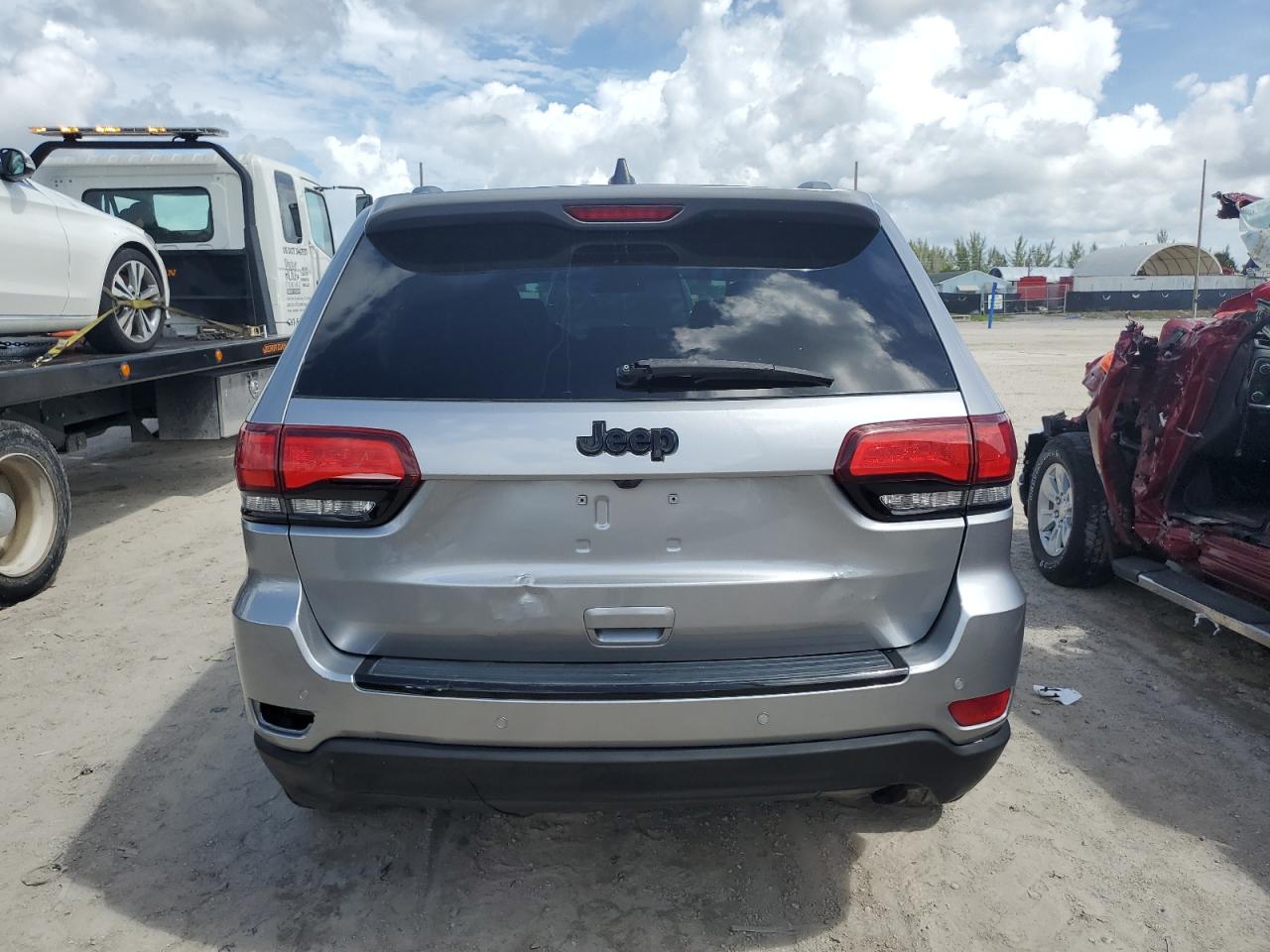 1C4RJEAG0KC571485 2019 Jeep Grand Cherokee Laredo