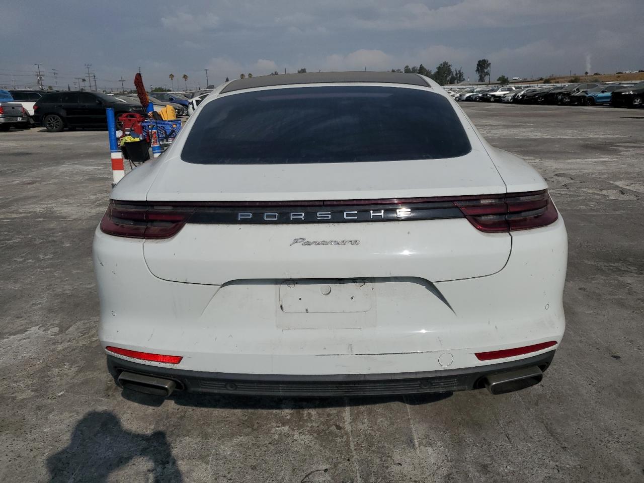 WP0AA2A79HL100942 2017 Porsche Panamera 2