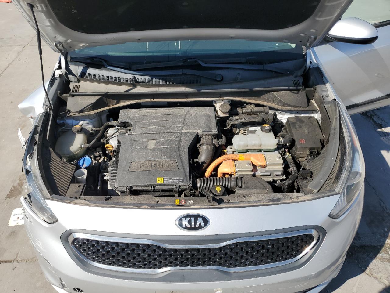 KNDCB3LC5J5170082 2018 Kia Niro Fe