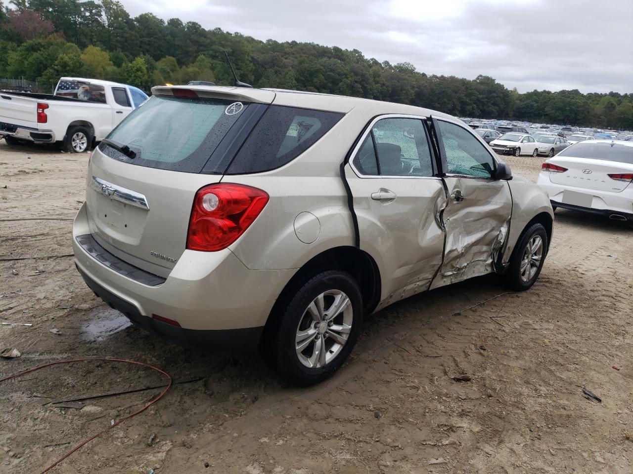 2014 Chevrolet Equinox Ls VIN: 1GNALAEKXEZ104646 Lot: 72977314