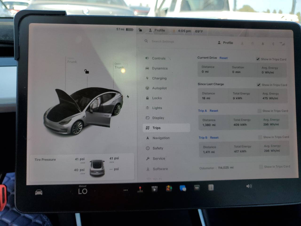 5YJ3E1EBXJF055993 2018 Tesla Model 3