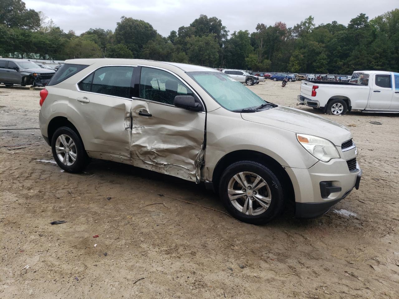 2014 Chevrolet Equinox Ls VIN: 1GNALAEKXEZ104646 Lot: 72977314