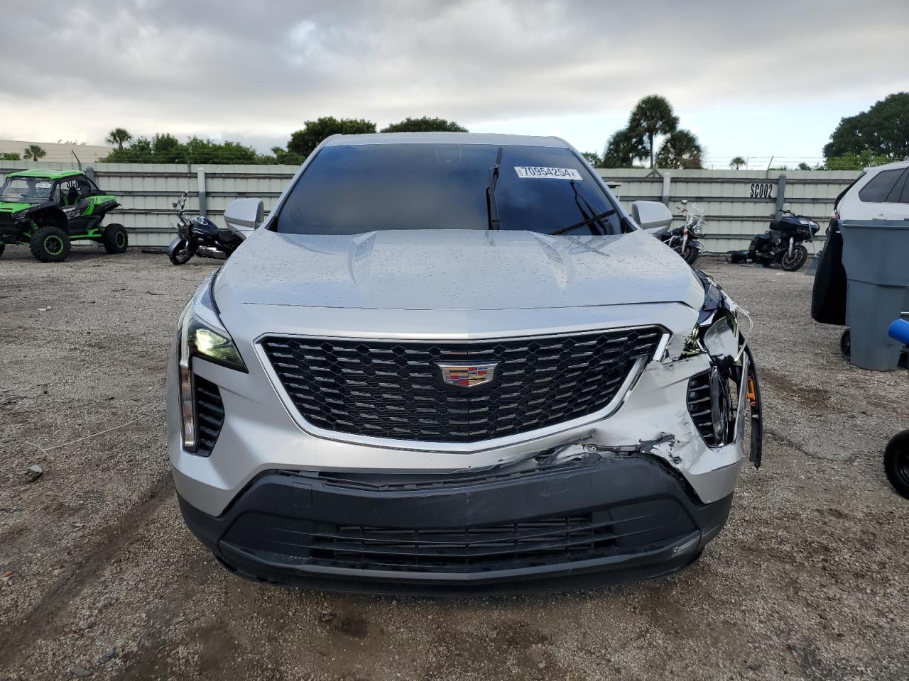 1GYAZAR42KF119510 2019 Cadillac Xt4 Luxury