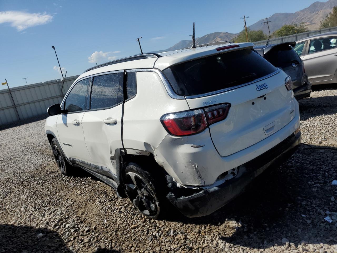 3C4NJCBB8JT124539 2018 Jeep Compass Latitude