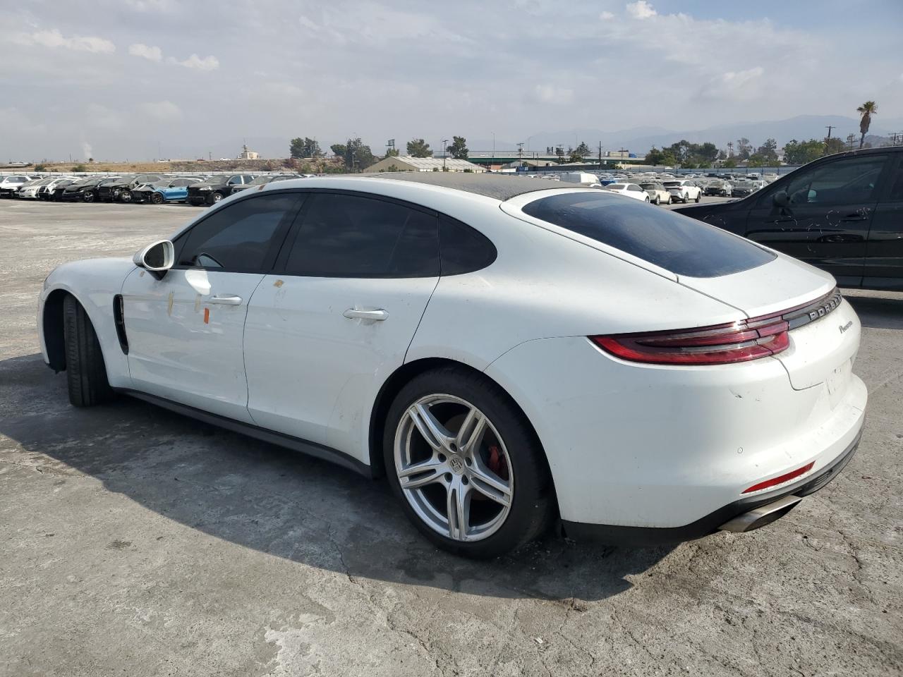 WP0AA2A79HL100942 2017 Porsche Panamera 2