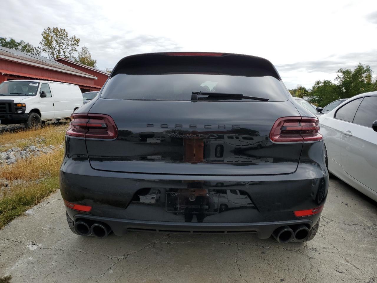 WP1AG2A59HLB50185 2017 Porsche Macan Gts