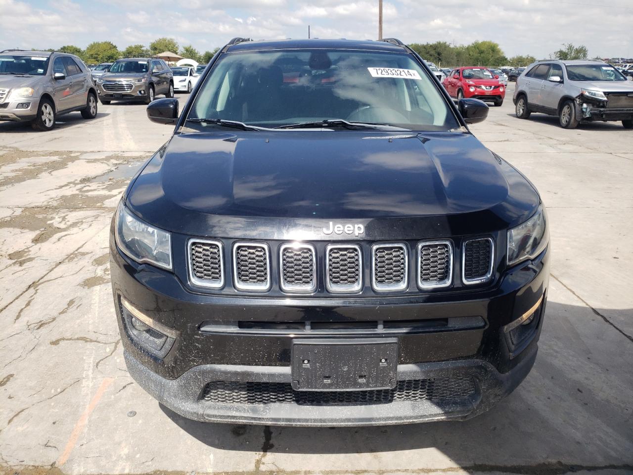 3C4NJCBB9JT226433 2018 Jeep Compass Latitude