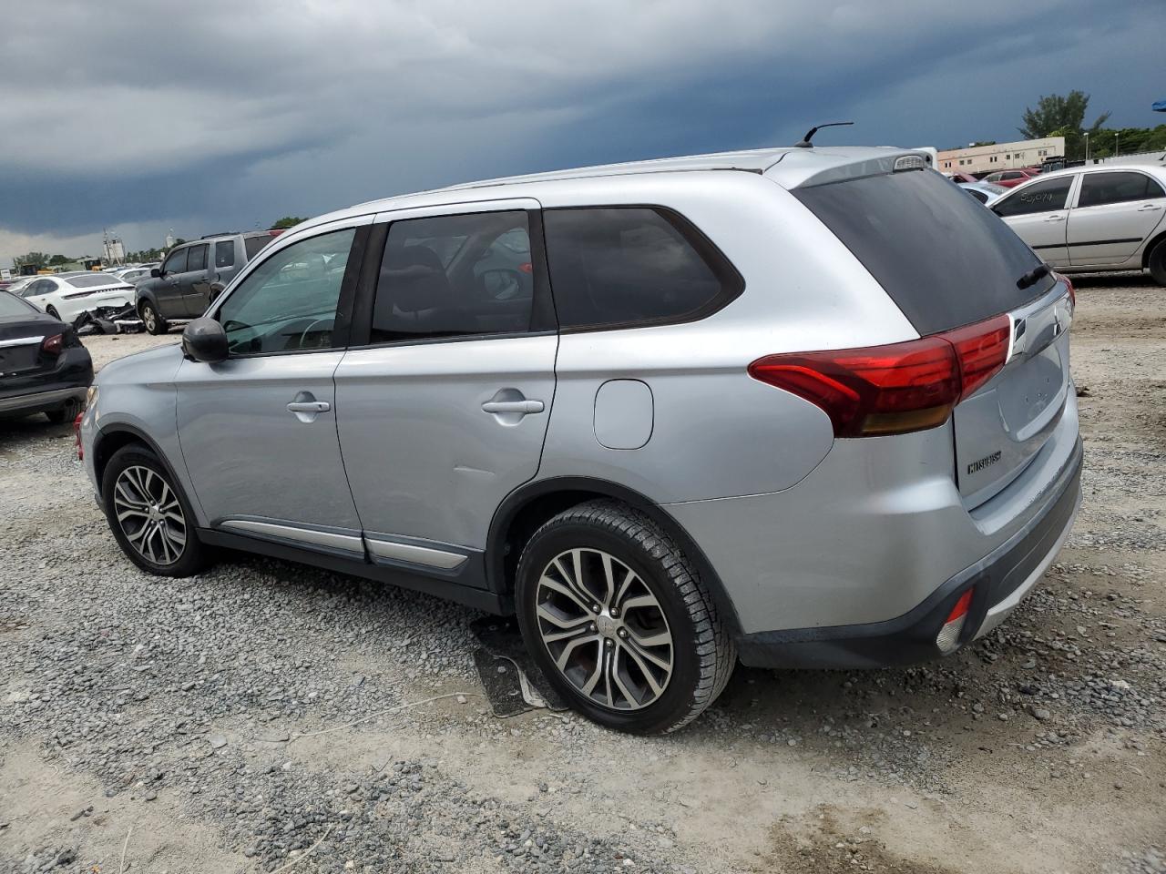 JA4AD2A32GZ037936 2016 Mitsubishi Outlander Es