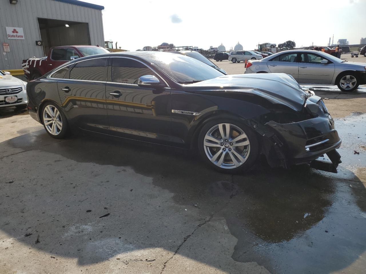 SAJWA2GB3CLV25696 2012 Jaguar Xjl