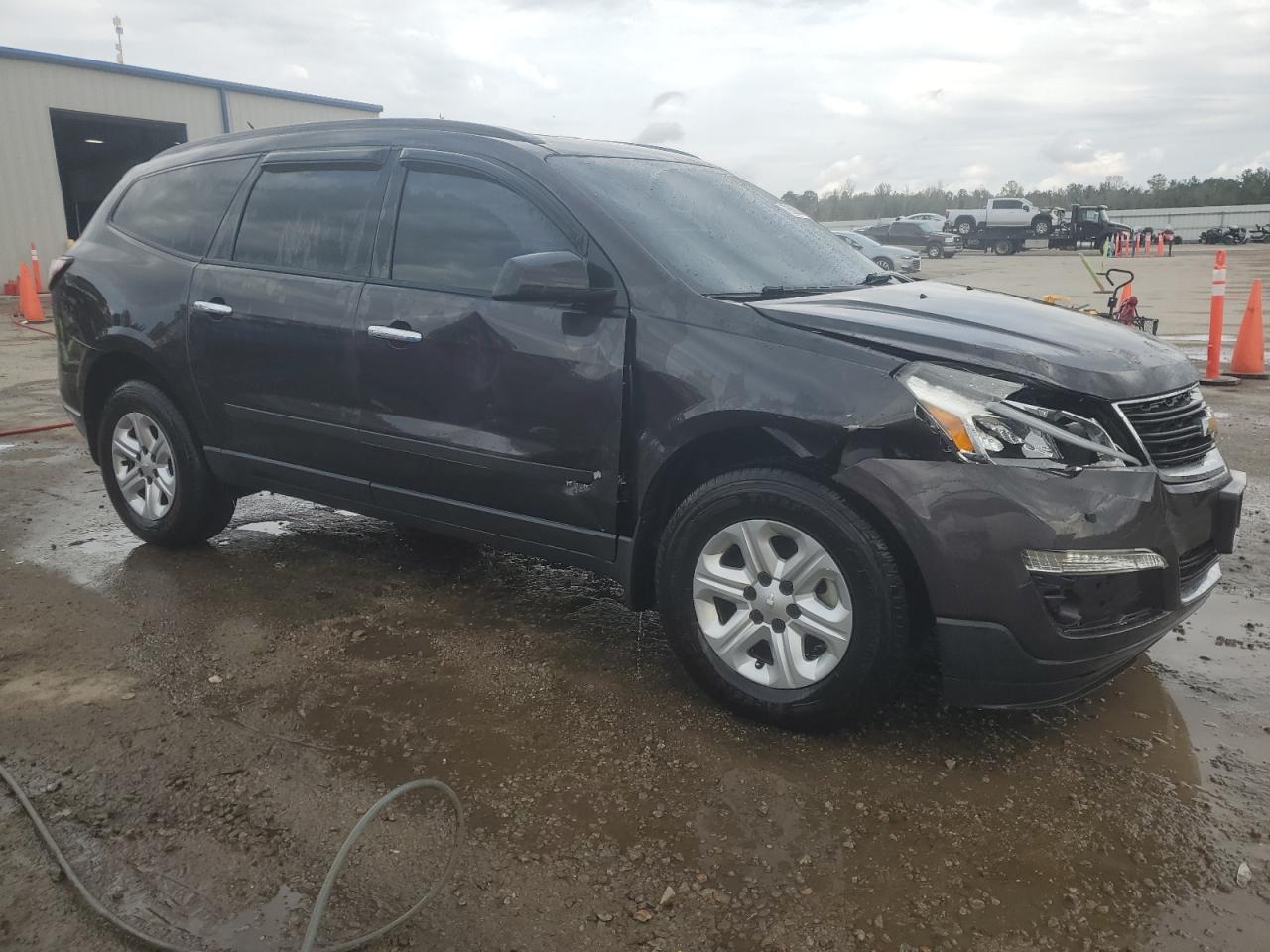 2016 Chevrolet Traverse Ls VIN: 1GNKRFED6GJ117591 Lot: 72698034