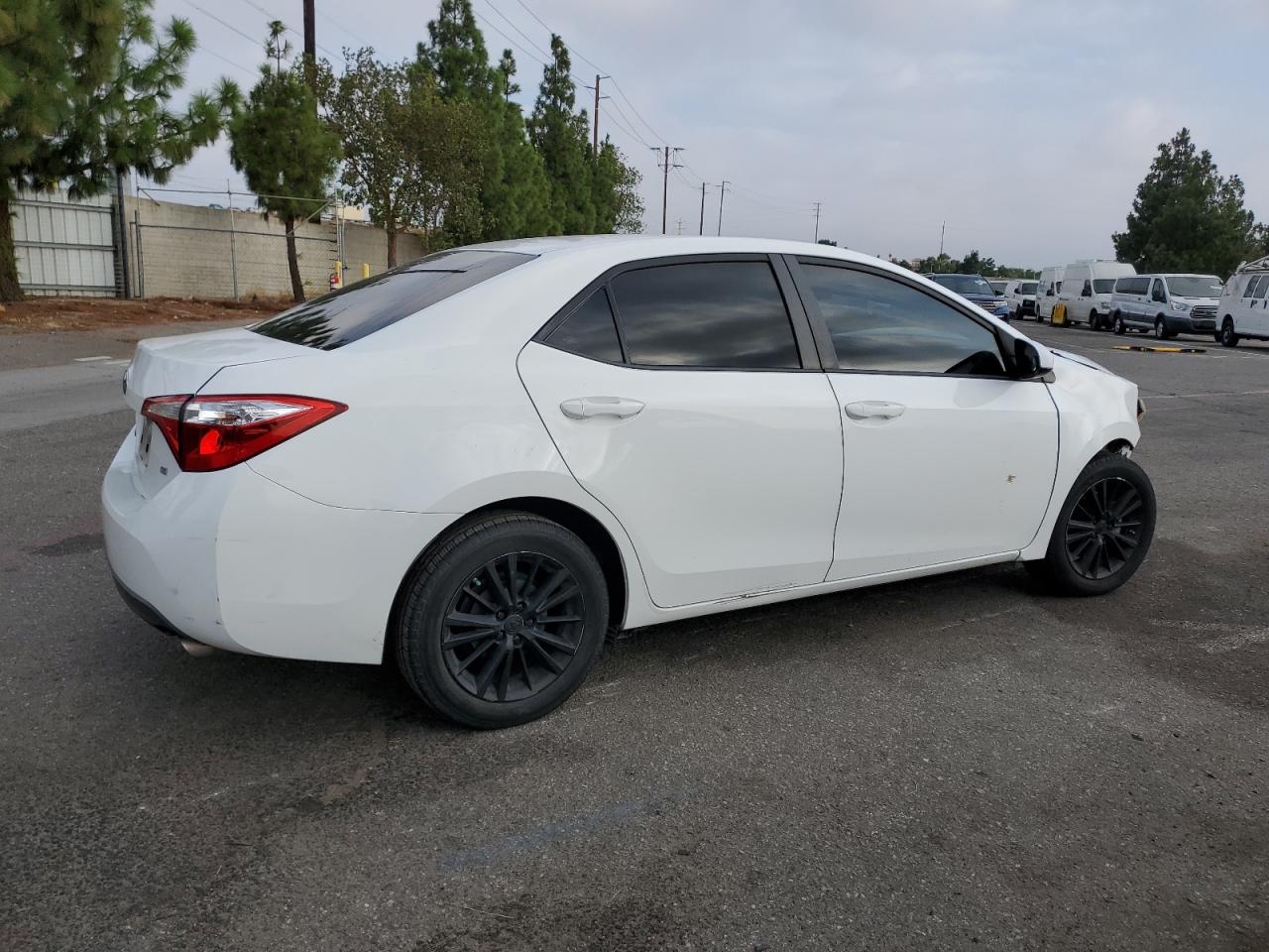 2015 Toyota Corolla L VIN: 5YFBURHE6FP250505 Lot: 72642284