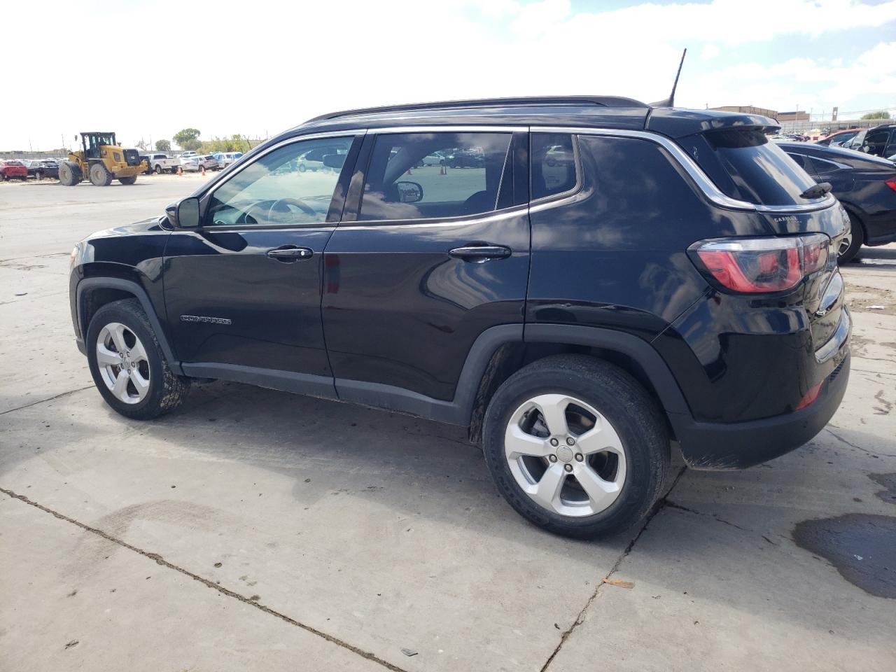 3C4NJCBB9JT226433 2018 Jeep Compass Latitude