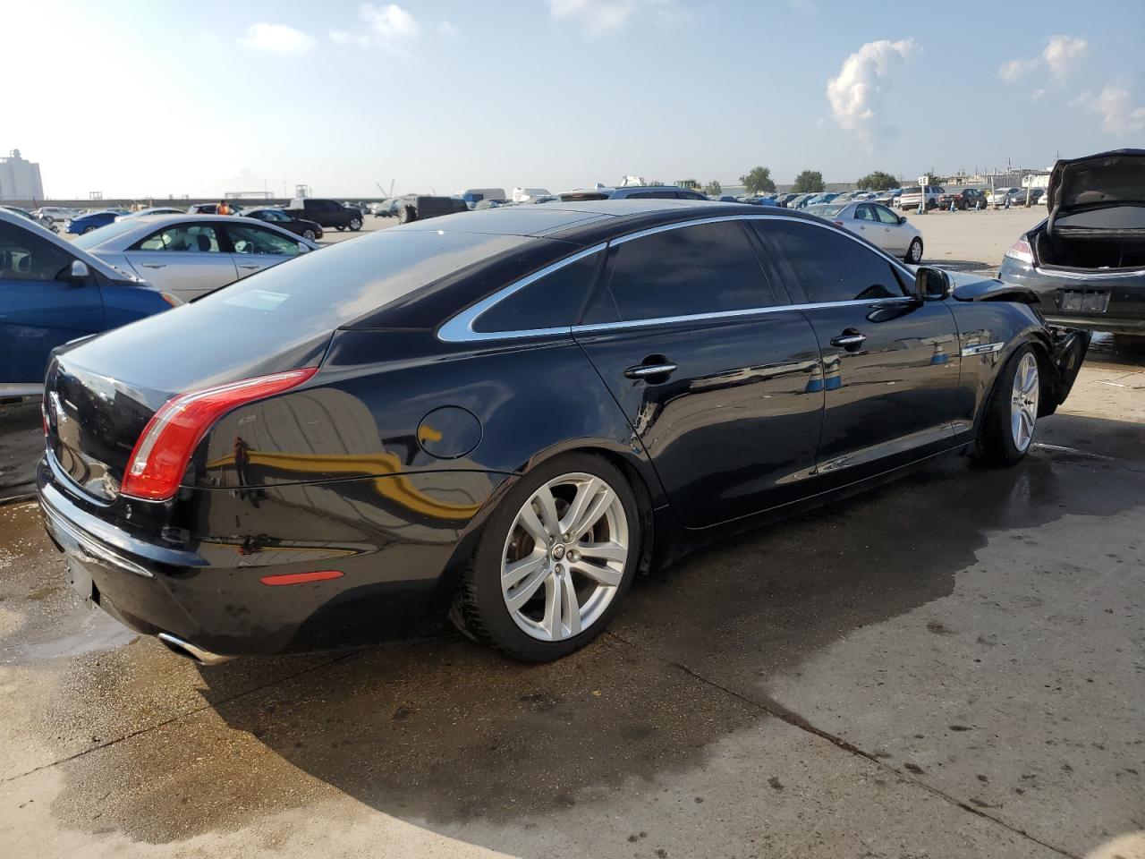 SAJWA2GB3CLV25696 2012 Jaguar Xjl