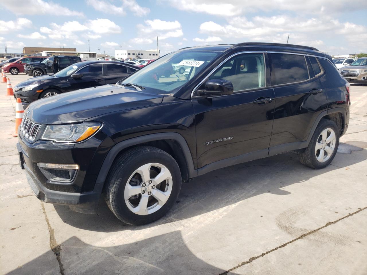 3C4NJCBB9JT226433 2018 Jeep Compass Latitude