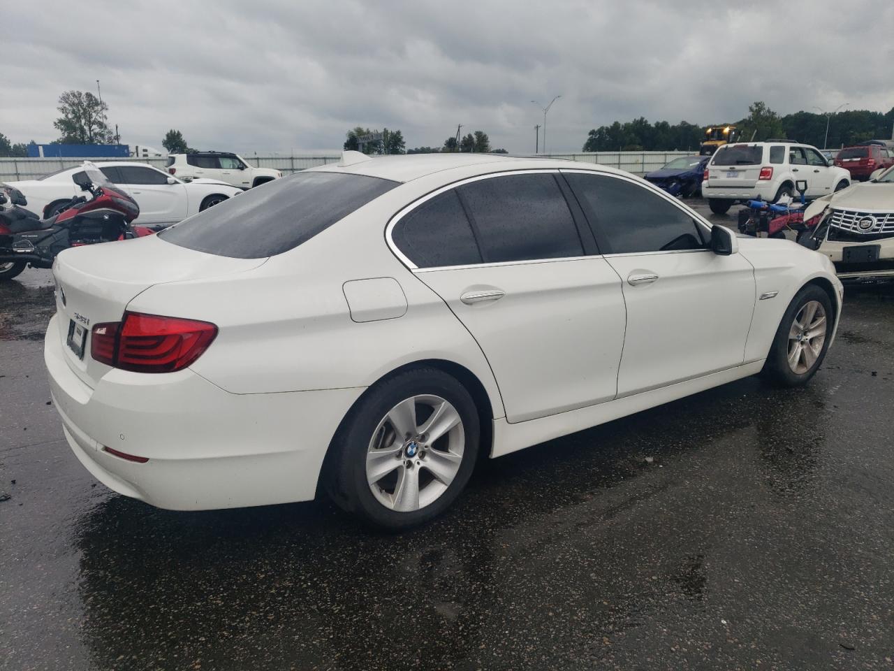 WBAXH5C53DD111620 2013 BMW 528 Xi