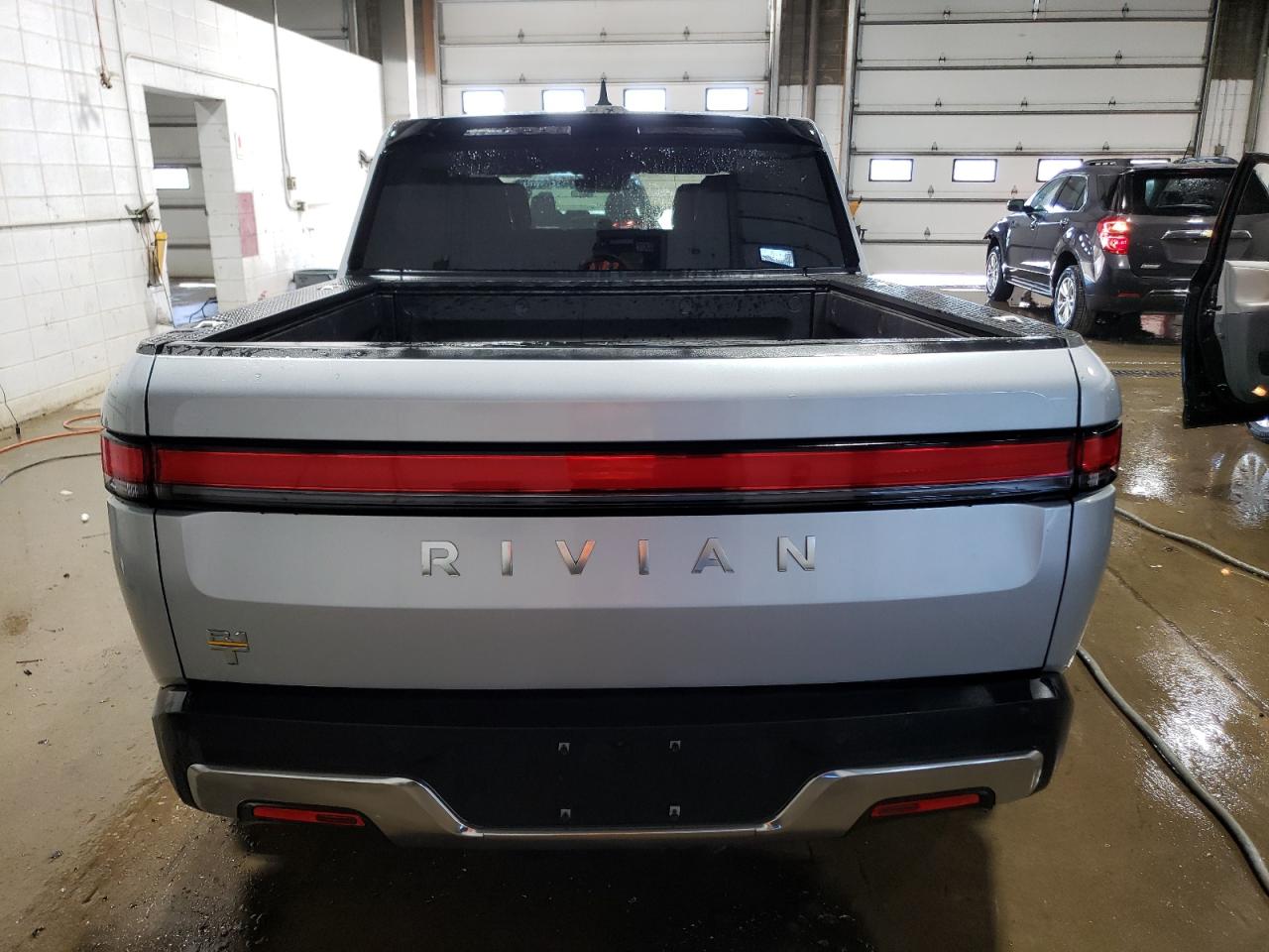 7FCTGAAA3PN017193 2023 Rivian R1T Adventure