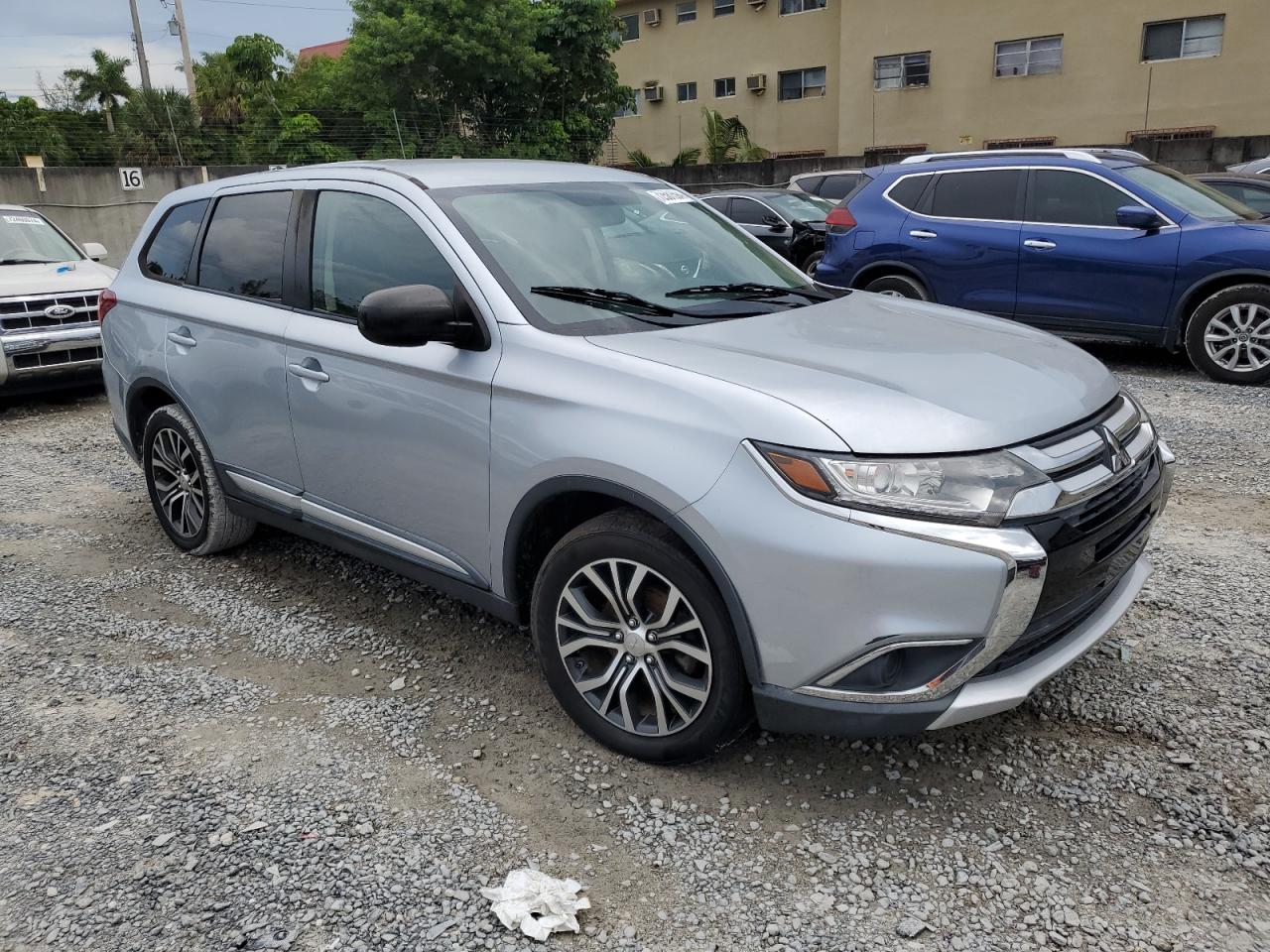 JA4AD2A32GZ037936 2016 Mitsubishi Outlander Es