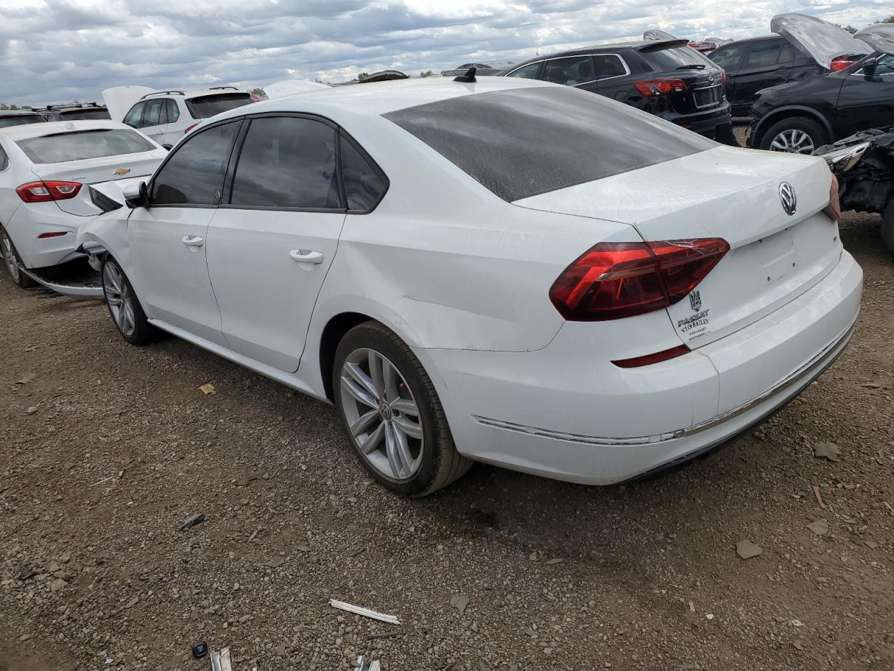 1VWLA7A37KC005044 2019 Volkswagen Passat Wolfsburg