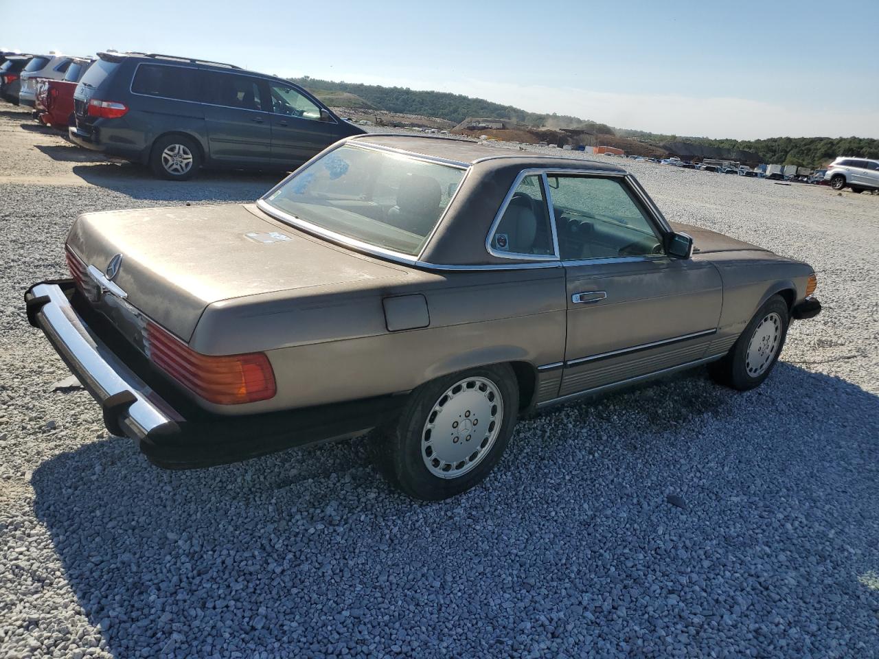 1987 Mercedes-Benz 560 Sl VIN: WDBBA48D1HA062323 Lot: 70785994