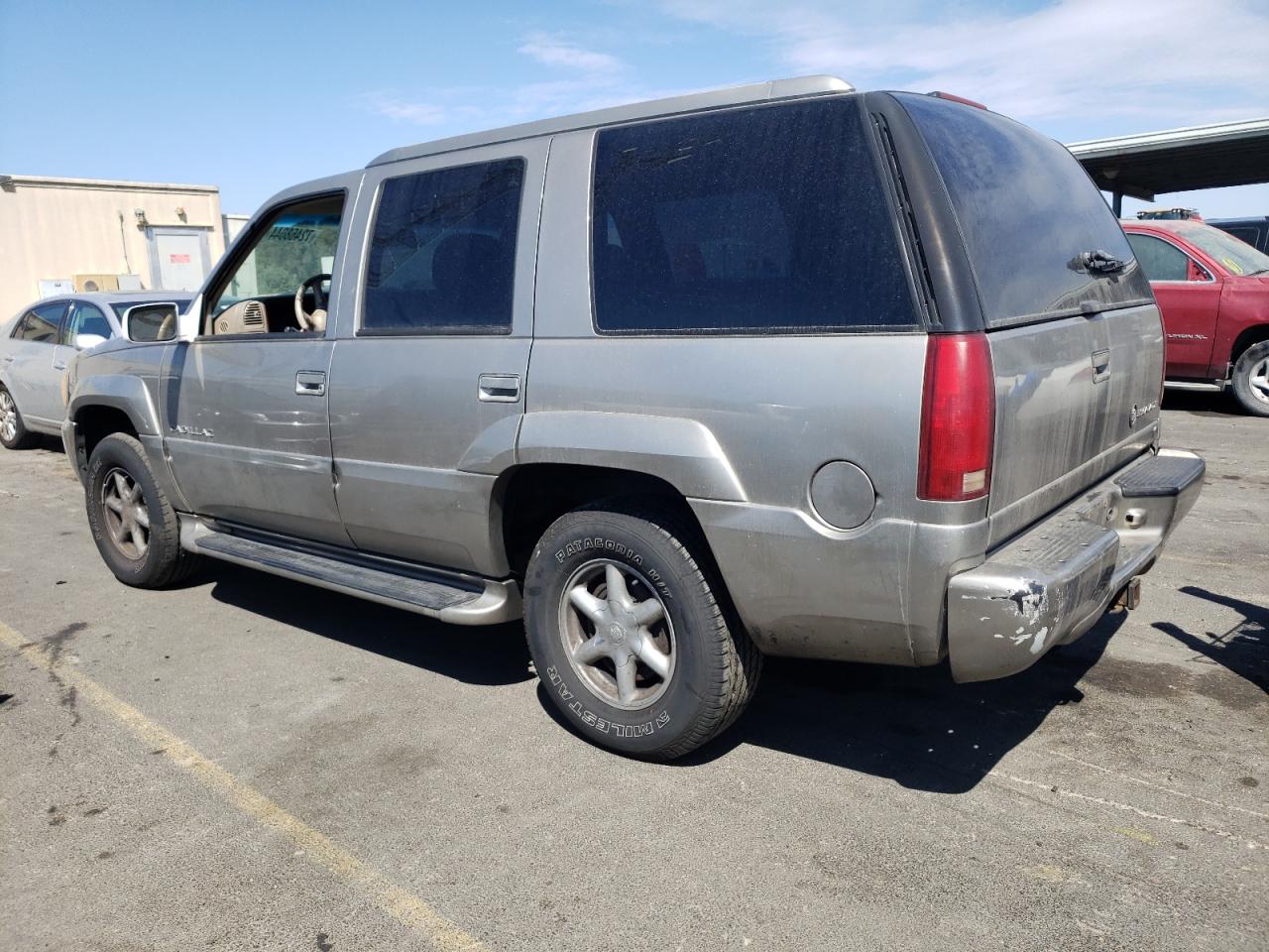 2000 Cadillac Escalade Luxury VIN: 1GYEK63R5YR187895 Lot: 72468044