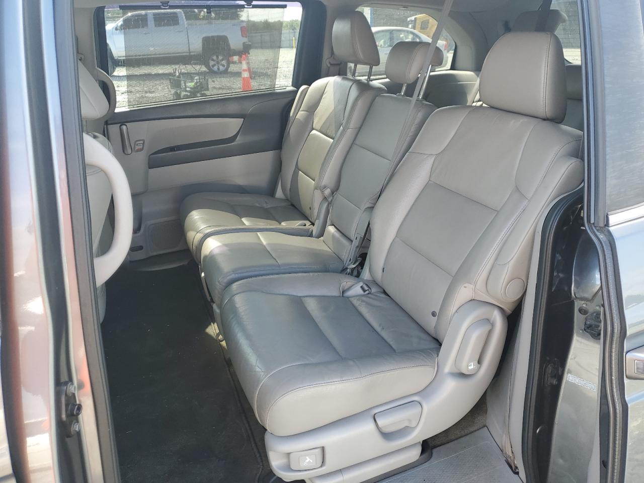 5FNRL5H62BB095606 2011 Honda Odyssey Exl