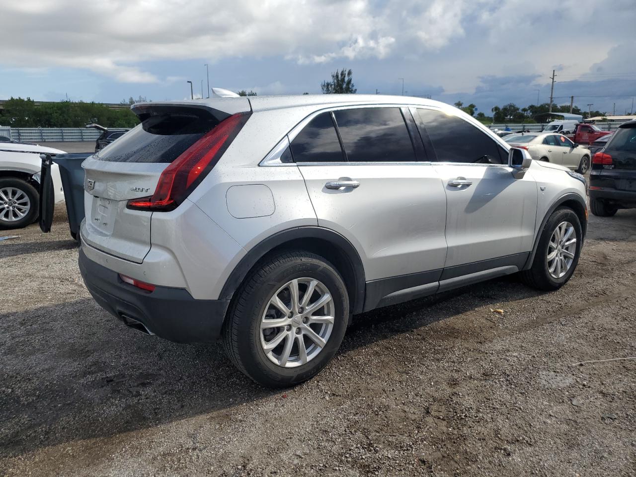 1GYAZAR42KF119510 2019 Cadillac Xt4 Luxury