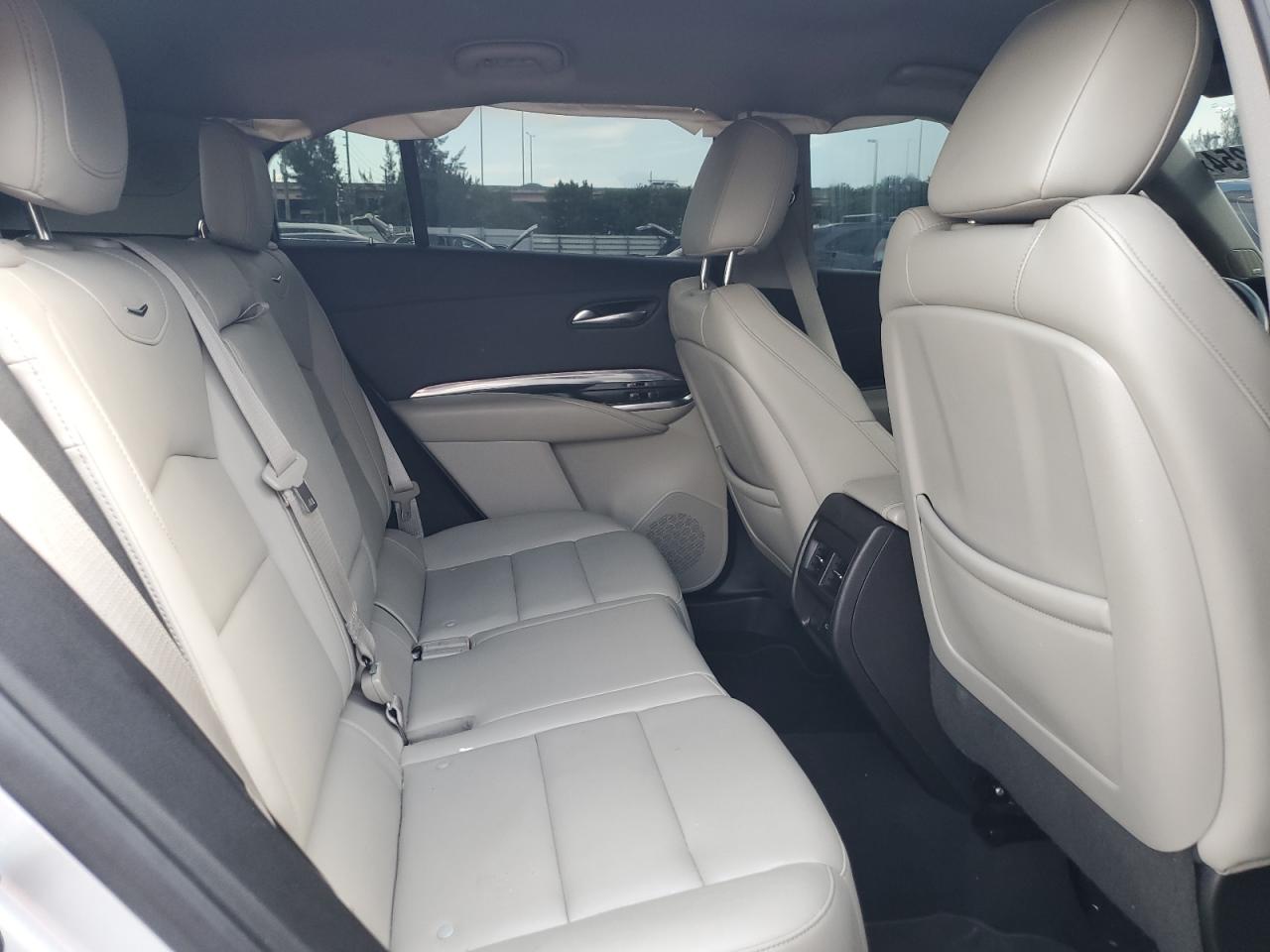 1GYAZAR42KF119510 2019 Cadillac Xt4 Luxury