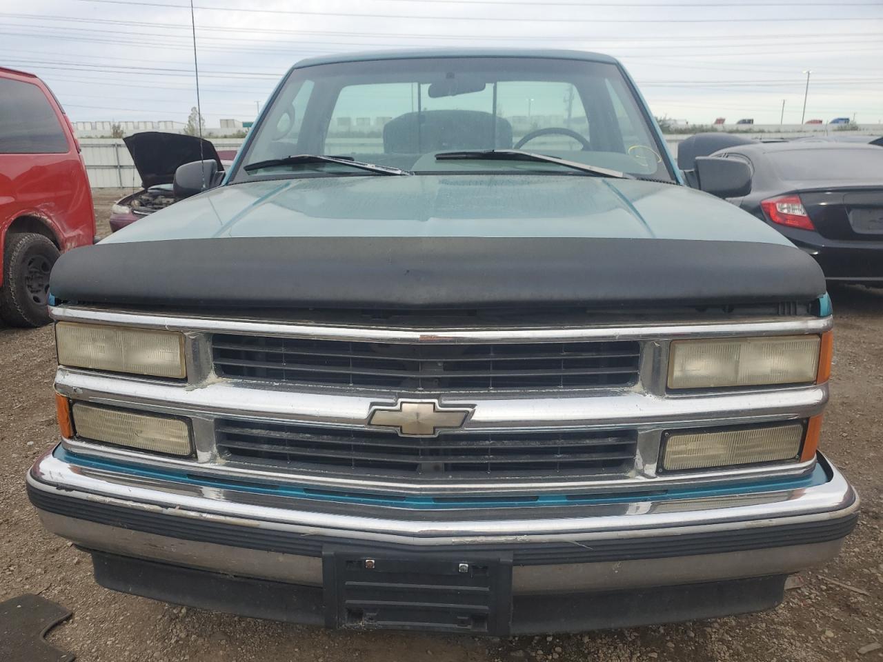 1996 Chevrolet Gmt-400 C2500 VIN: 1GCFC24M7TZ135132 Lot: 72241134