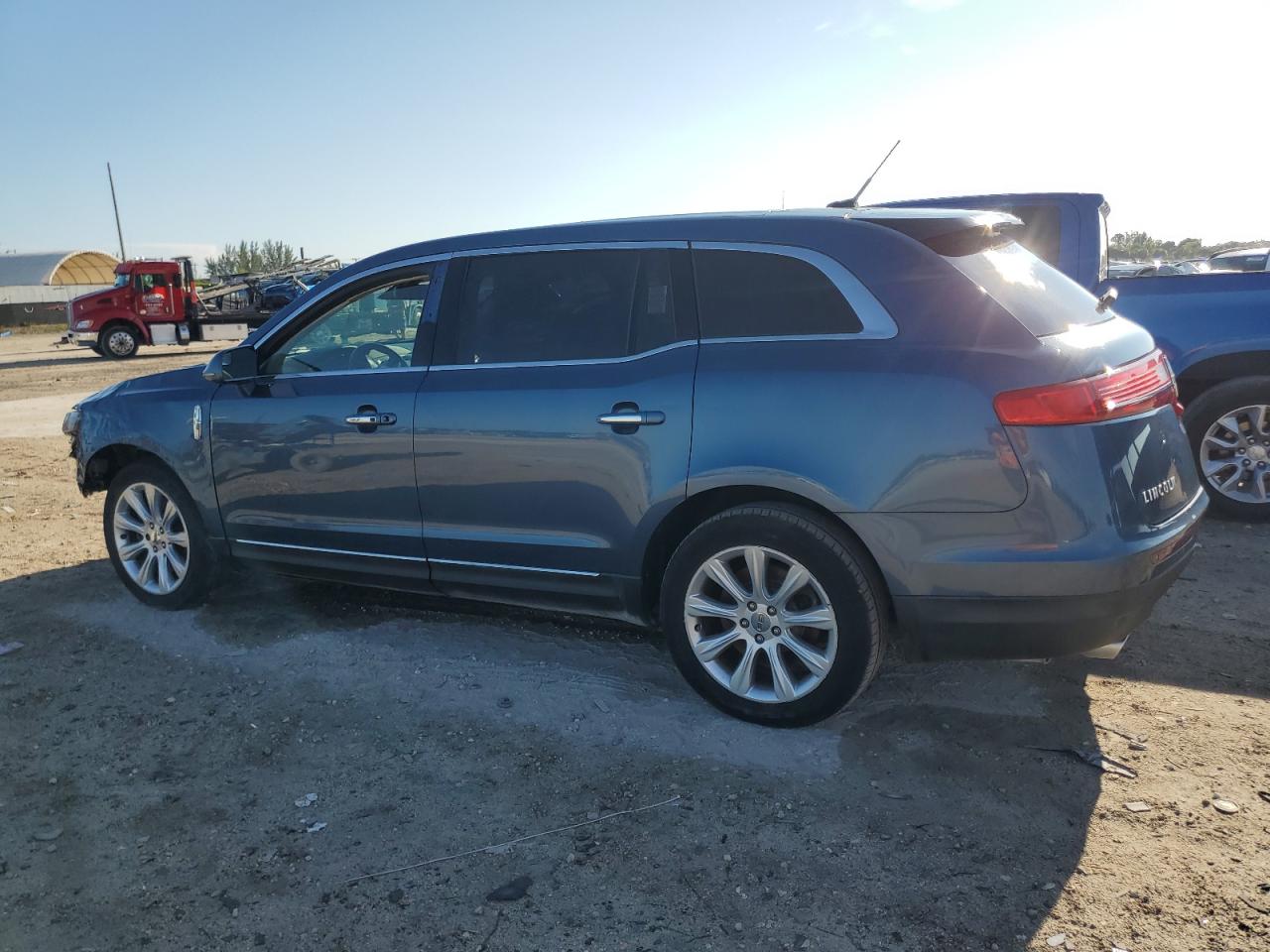 2LMHJ5FK3JBL01111 2018 Lincoln Mkt