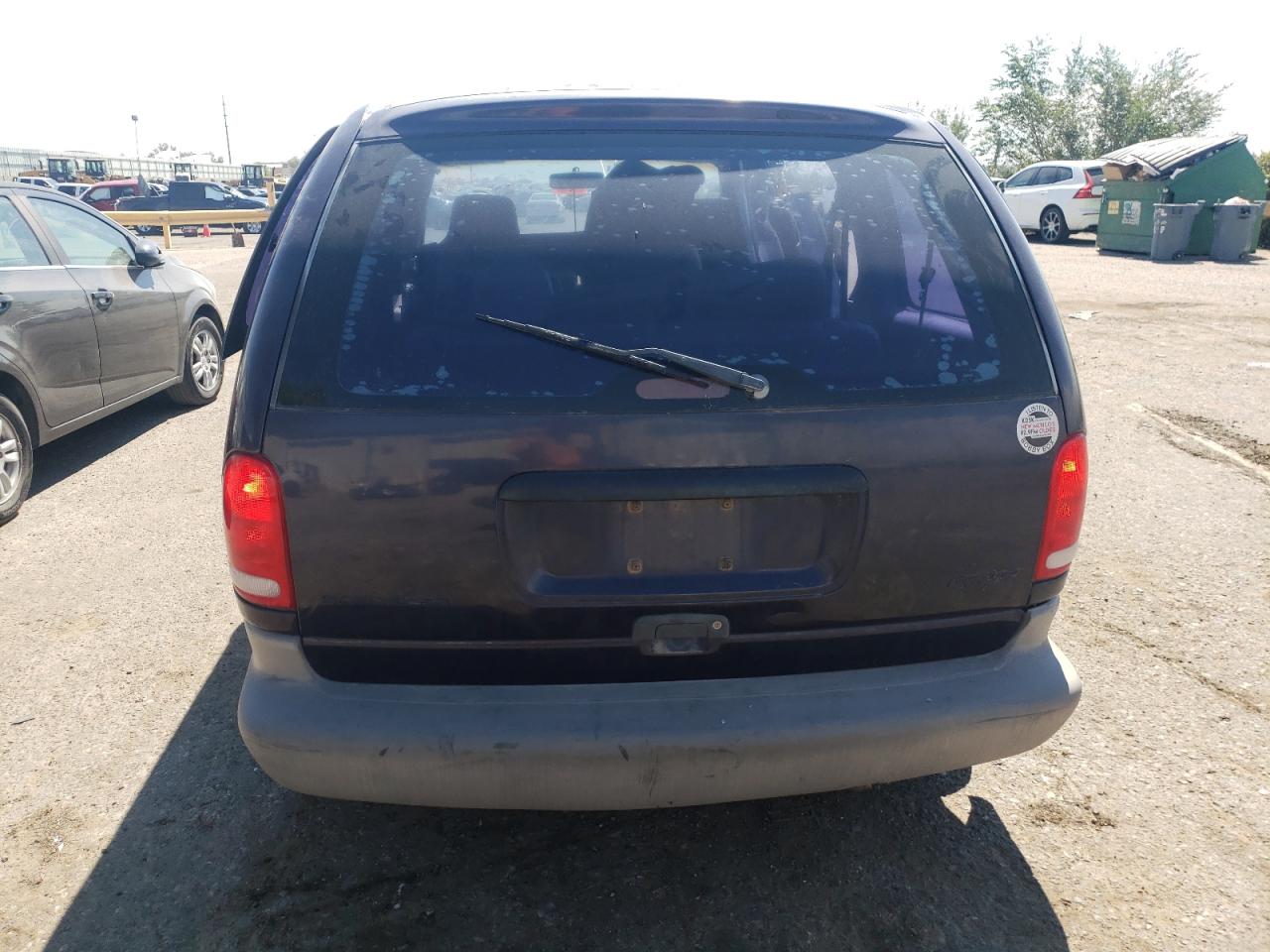 2000 Chrysler Voyager VIN: 2C4GJ2538YR886130 Lot: 70710254